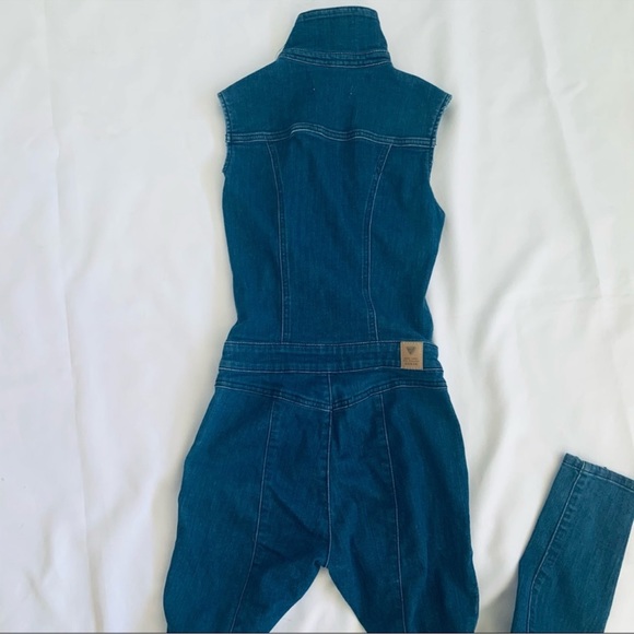 Hailey Bieber GUESS Dare Denim Jumpsuit - Picture 7 of 10